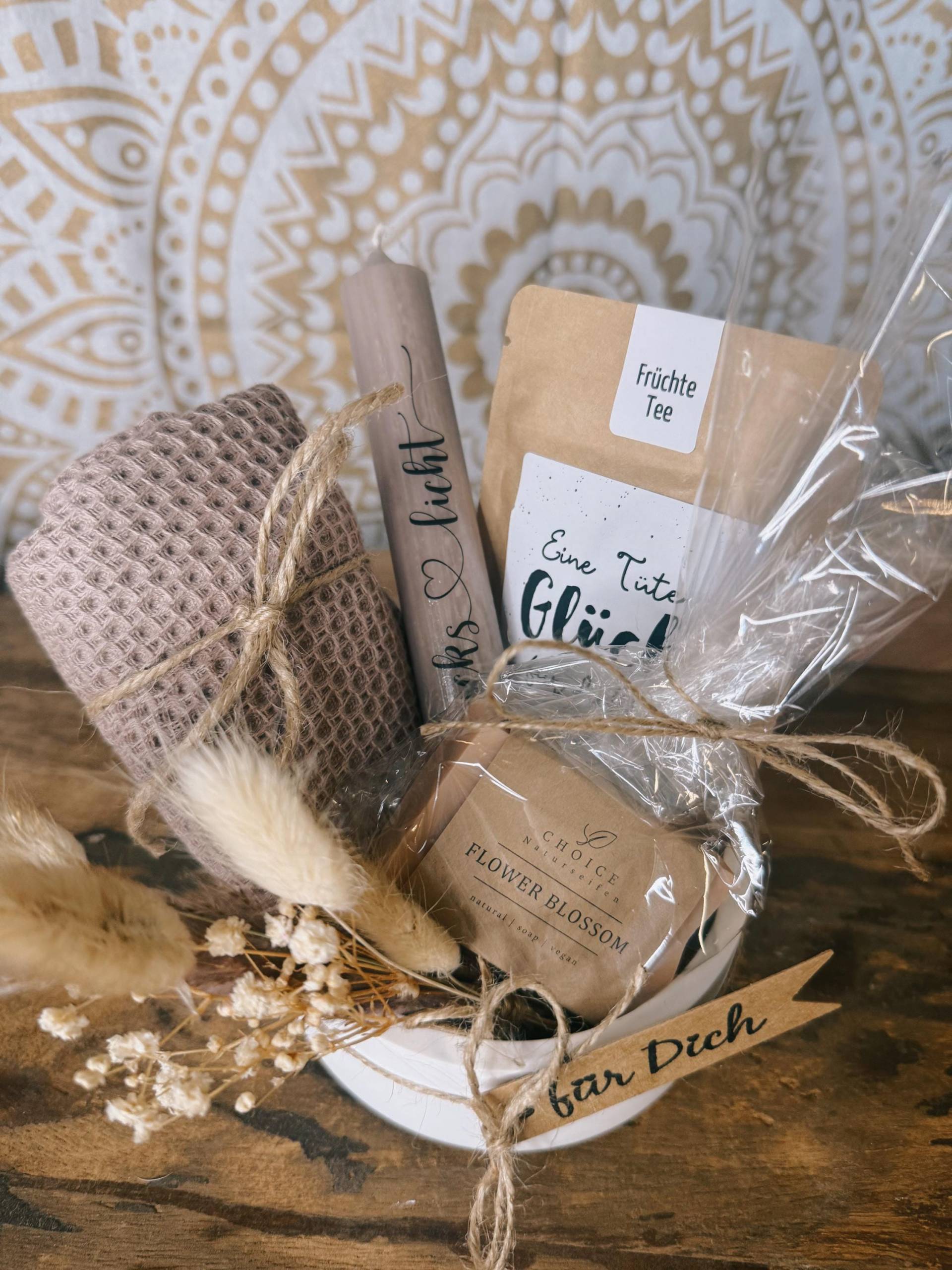 Boho Geschenkset „Für Dich" Mit Bio-Naturseife, Kerze & Tee - Liebevolles Achtsamkeits-Geschenk in Gips-Schale von Etsy - BoJaLiStore