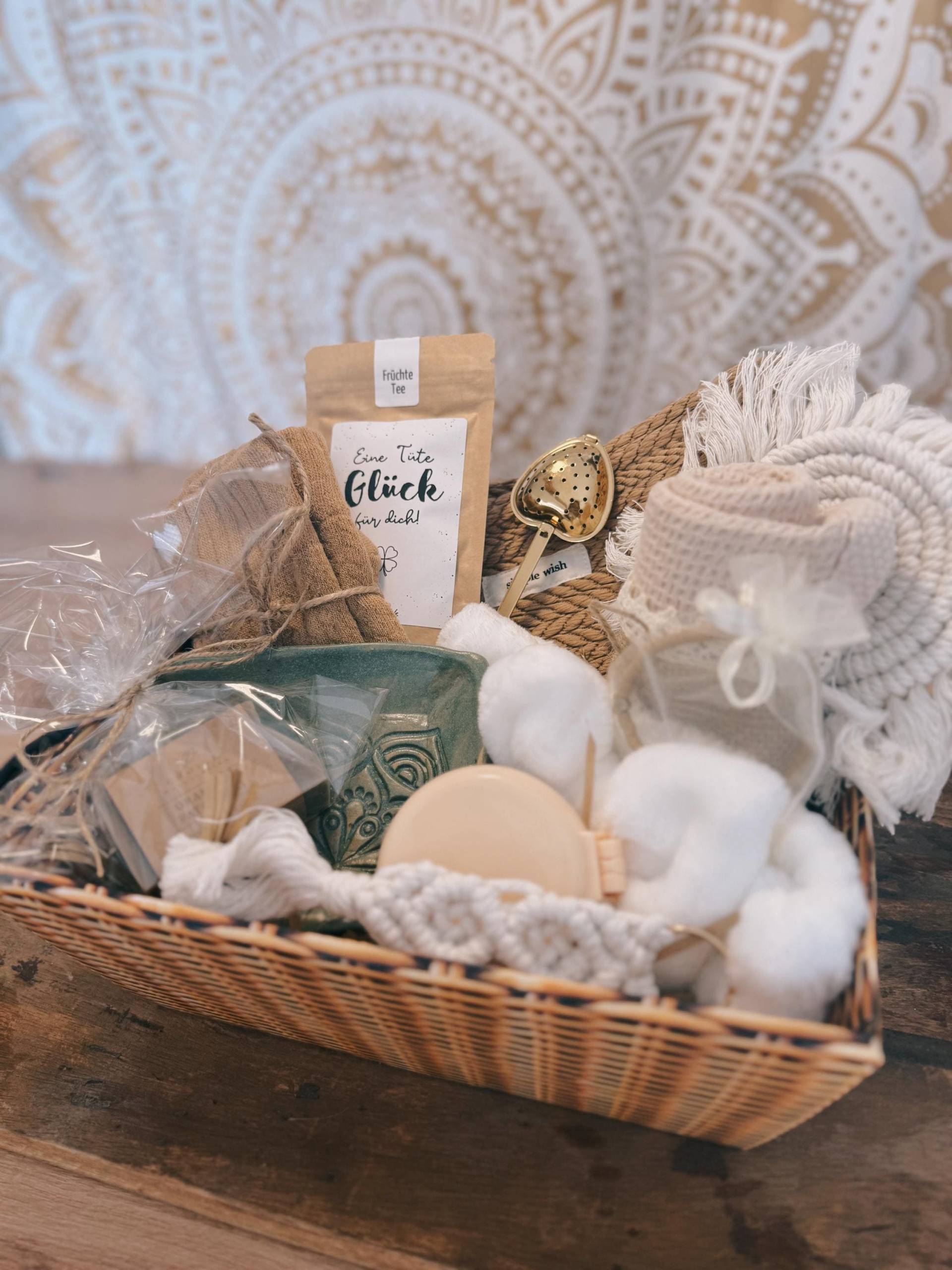 Luxus Boho Wellness Geschenkset Für Frauen Mit Seifenschale, Tee & Accessoires - Selfcare Set Zu Weihnachten, Geburtstag Oder Dankeschön von Etsy - BoJaLiStore