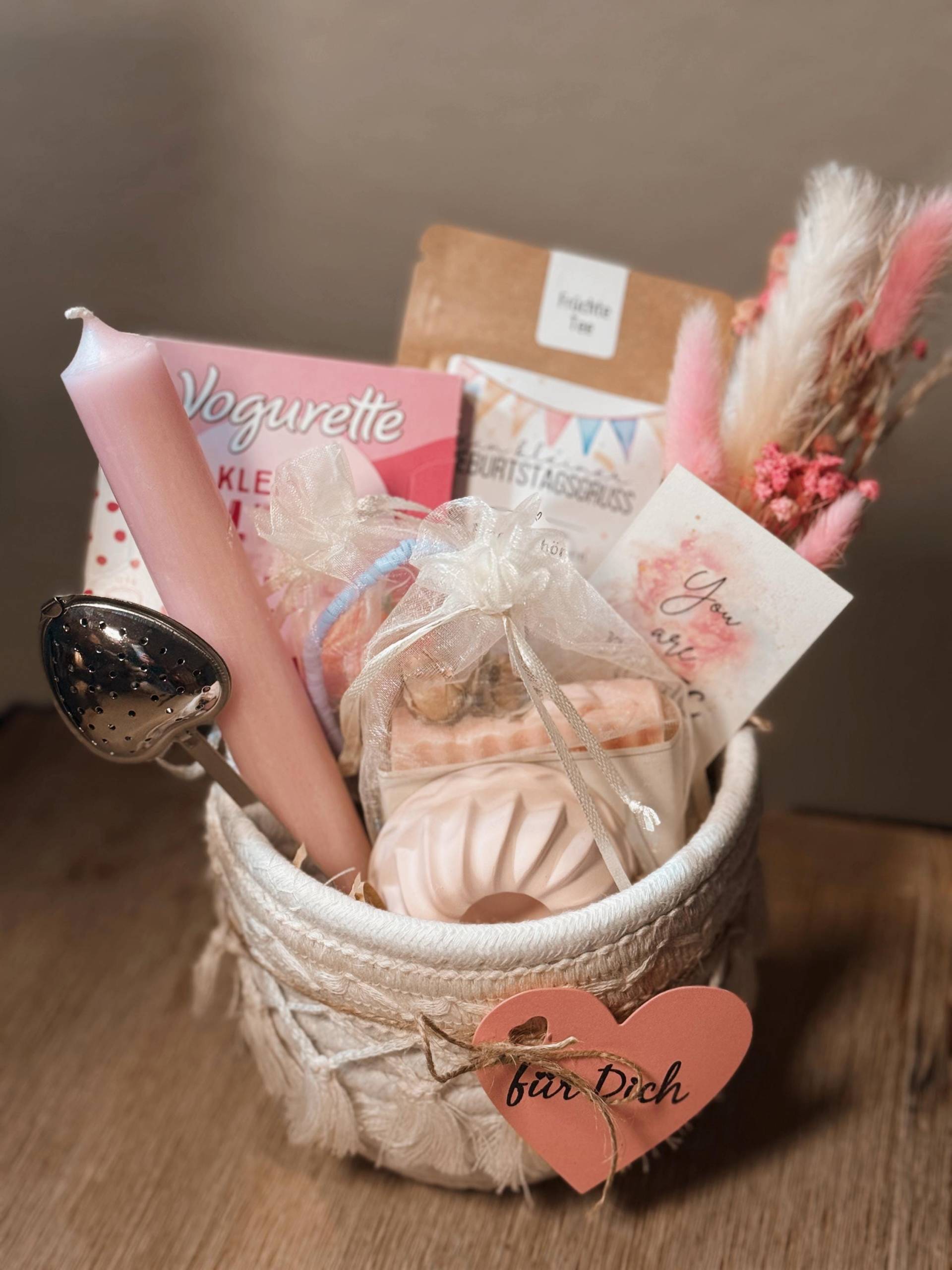 You Are Magic - Geschenkset | Makrameekorb Mit Tee, Kerze Und Seife Selbstliebe & Achtsamkeit Für Dich Geburtstag You Are Magic - Geschenkset | Makrameekorb Mit Tee, Kerze Und Seife Selbstliebe & Achtsamkeit Für Dich Geburtstag von Etsy - BoJaLiStore