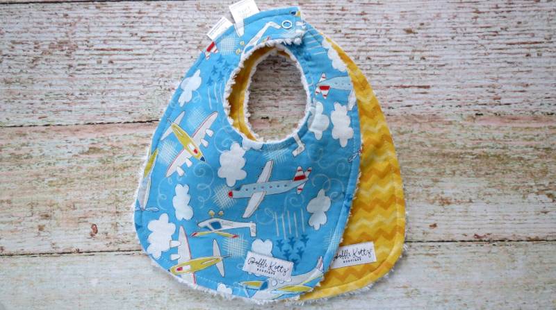 Baby Lätzchen - Boy Flugzeug Jet Blaue Gelb Chevron Chenille Set Geschenk von Etsy - BobbleKottzBoutique