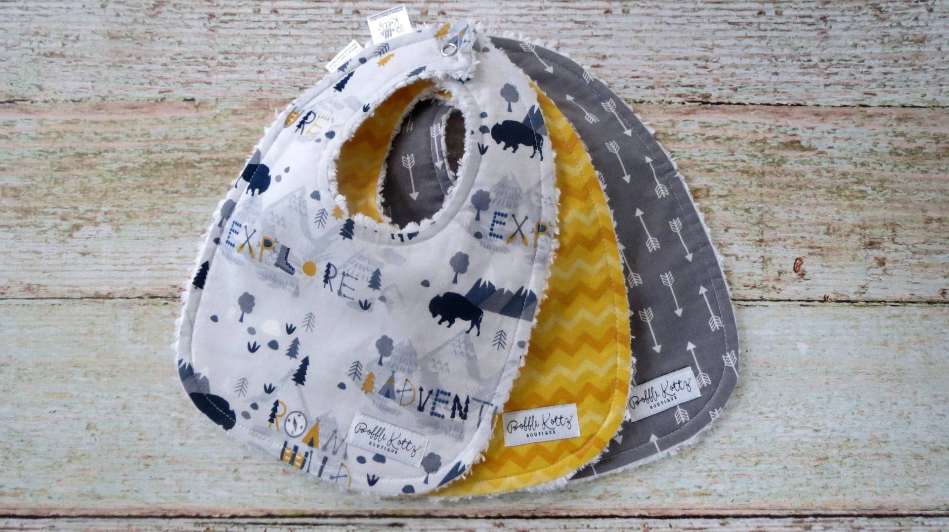 Baby Lätzchen - Büffel Grauer Pfeil Gelbes Chevron Dribbeln Füttern Geschenk Baby Lätzchen - Büffel Grauer Pfeil Gelbes Chevron Dribbeln Füttern Geschenk von Etsy - BobbleKottzBoutique