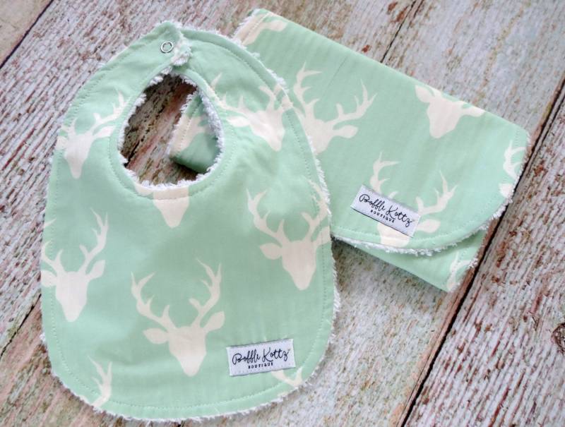 Baby Lätzchen Und Burp Tuch - Boy Buck Hirsch Wald von Etsy - BobbleKottzBoutique