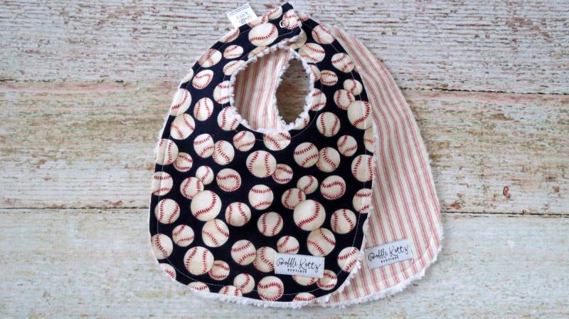 Lätzchen - Baby Jungen Bibs Baseball Rot Ticking Streifen Sport Themen Chenille Shower Geschenk Strümpfe von Etsy - BobbleKottzBoutique