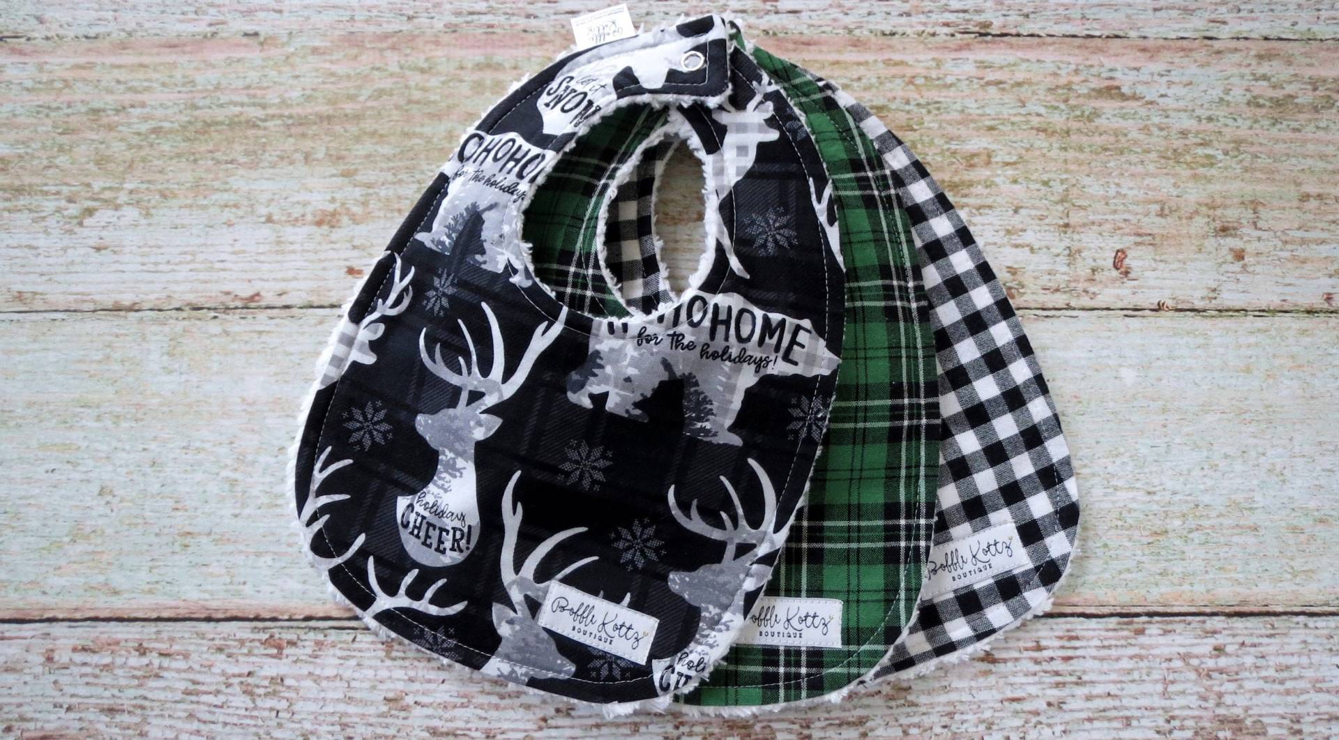 Lätzchen - Baby Weihnachten Urlaub Buffalo Plaid Grün Schwarz Karierten Wald Plaid Chrismas Bib Weiß von Etsy - BobbleKottzBoutique