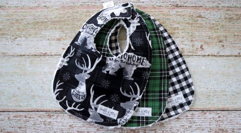 Lätzchen - Baby Weihnachten Urlaub Buffalo Plaid Grün Schwarz Karierten Wald Plaid Chrismas Bib Weiß von Etsy - BobbleKottzBoutique