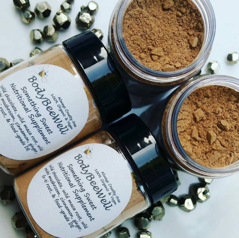 Bioschokolade Pflanzenpulver, Nahrungsergänzung, Superfood Pulver, Pflanzliches Protein, Wilde Schokolade, Maca, Reishi Pilz, Vegan Bioschokolade Pflanzenpulver, Nahrungsergänzung, Superfood Pulver, Pflanzliches Protein, Wilde Schokolade, Maca, Reishi Pilz, Vegan von Etsy - BodyBeeWell