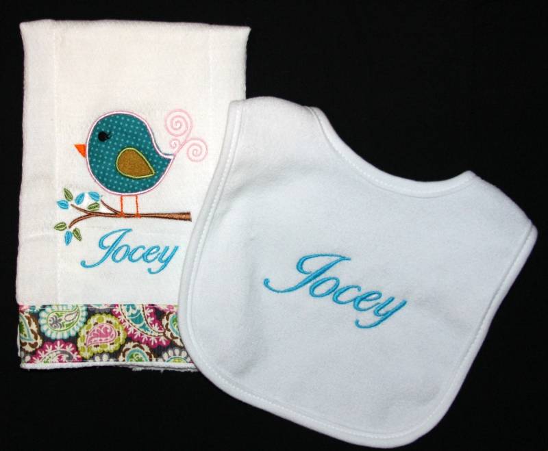 Benutzerdefinierte Applizierten Birdie Aufstoßen Tuch Und Lätzchen Set Benutzerdefinierte Applizierten Birdie Aufstoßen Tuch Und Lätzchen Set von Etsy - BoutiqfullyYours
