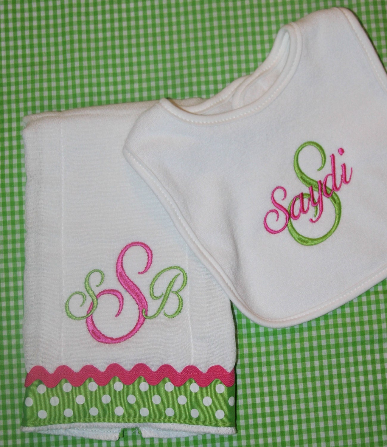 Benutzerdefinierte Monogrammiert Burp Tuch Und Lätzchen Set von Etsy - BoutiqfullyYours