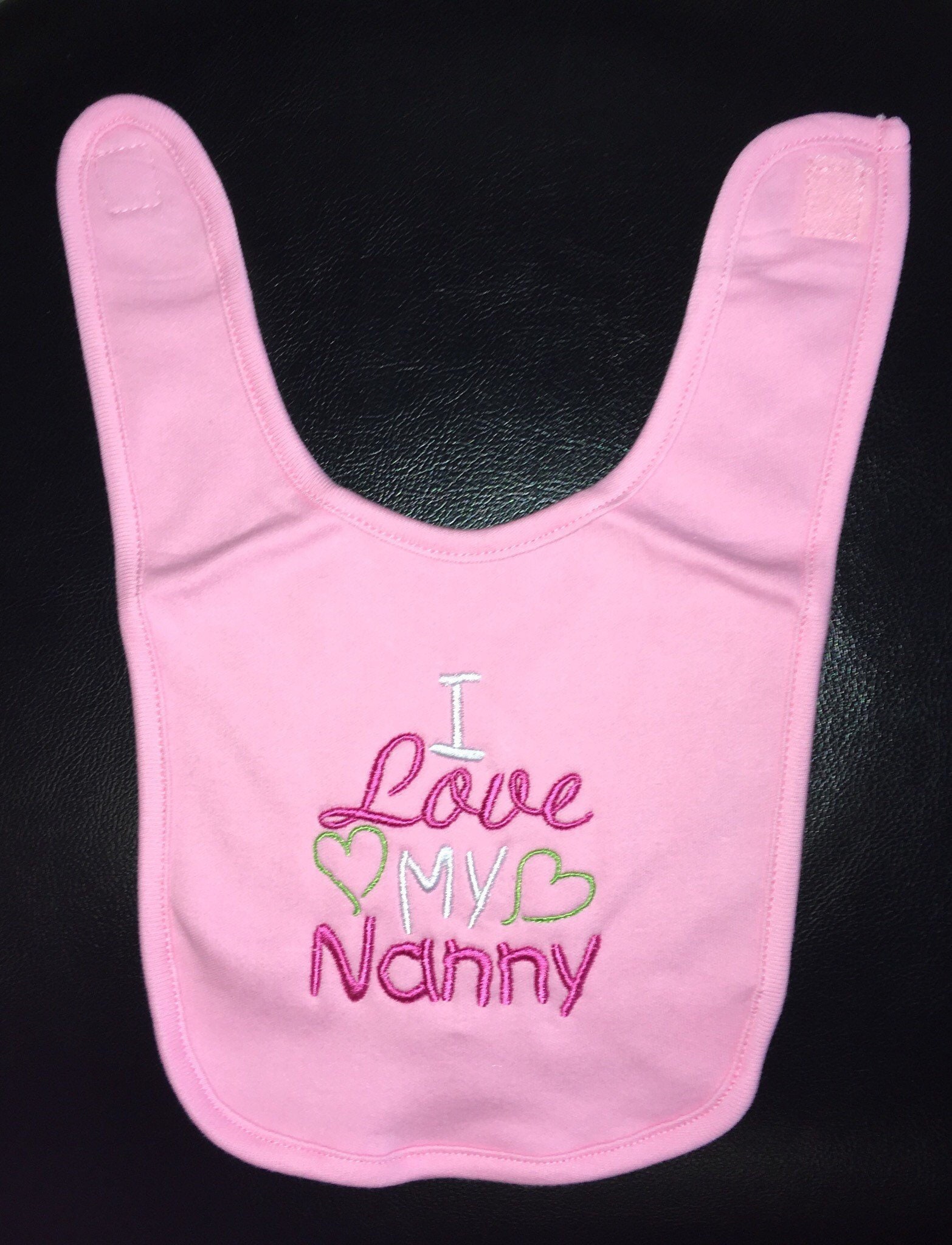 Ich Liebe Meine Nanny Benutzerdefinierte Bestickte Lätzchen von Etsy - BoutiqfullyYours