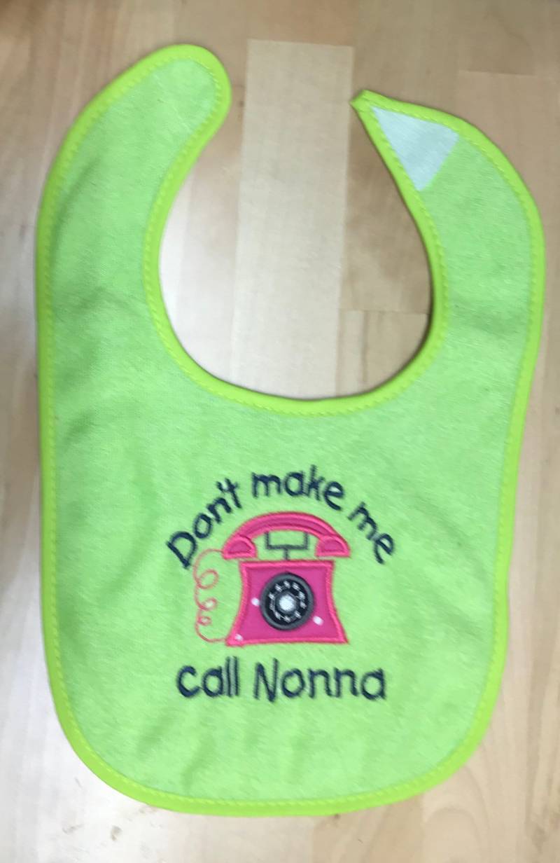 Lassen Sie Mich Nicht Nennen Nonna Benutzerdefinierte Appliqued Lätzchen von Etsy - BoutiqfullyYours