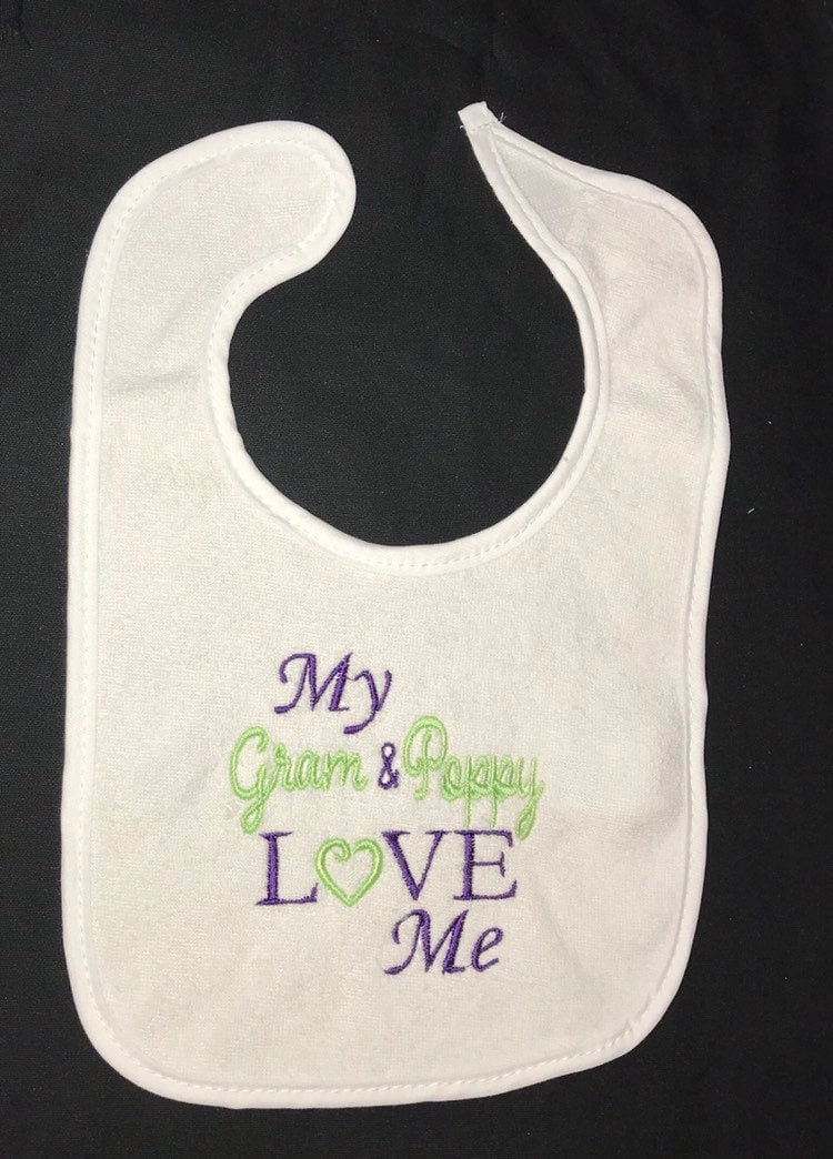 Mein Gram & Mohn Loves Me Benutzerdefinierte Bestickt Lätzig von Etsy - BoutiqfullyYours