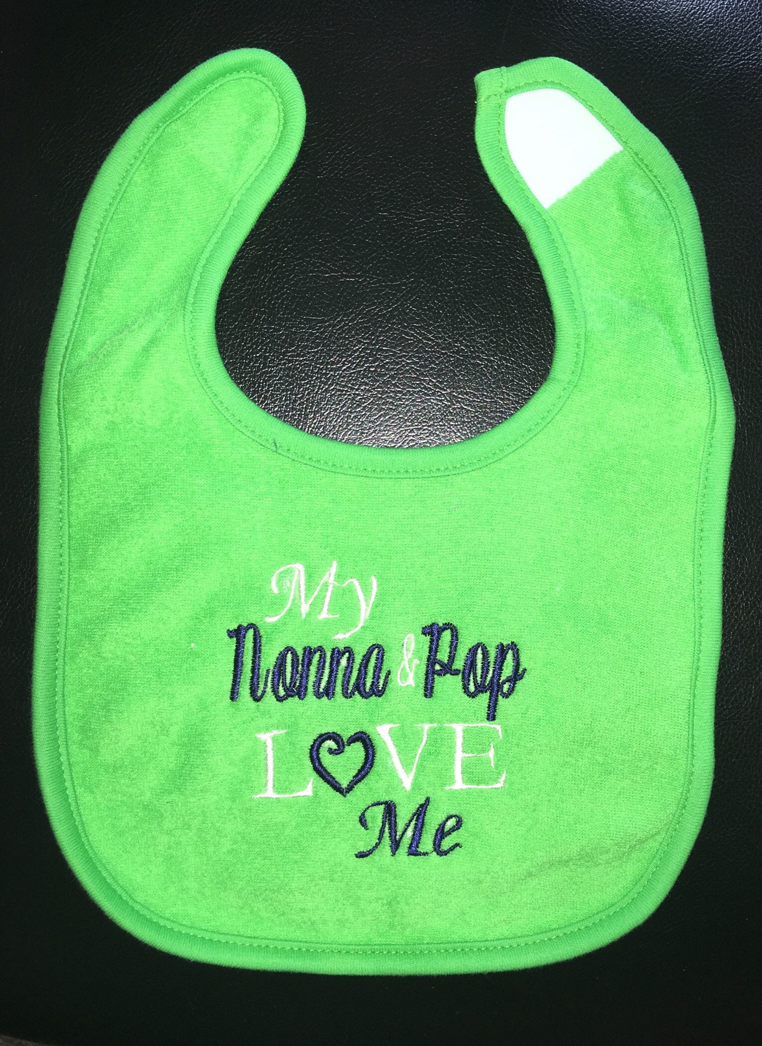 Meine Nonna & Pop Liebe Mich Benutzerdefinierte Bestickt Lätz von Etsy - BoutiqfullyYours