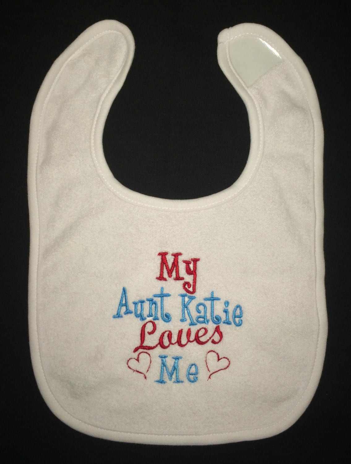 Meine Tante | Name Liebt Mich Benutzerdefinierte Bestickte Lätzchen von Etsy - BoutiqfullyYours