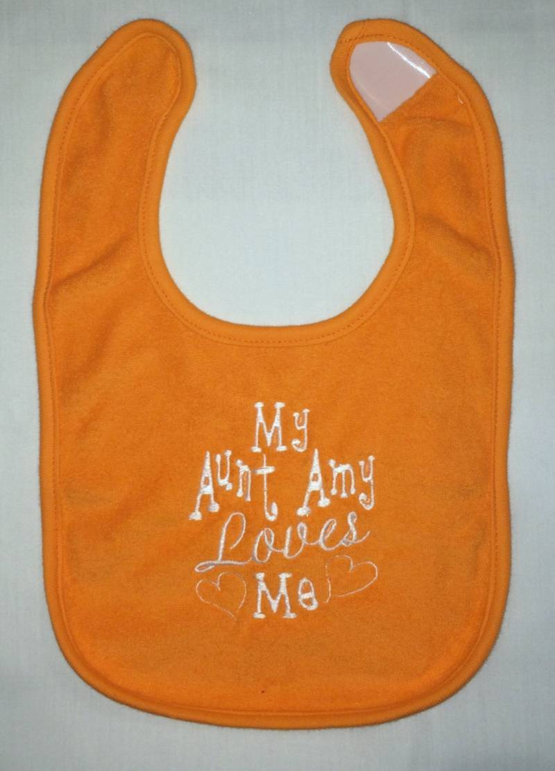 Meine Tante | Name Liebt Mich Benutzerdefinierte Bestickte Lätzchen von Etsy - BoutiqfullyYours