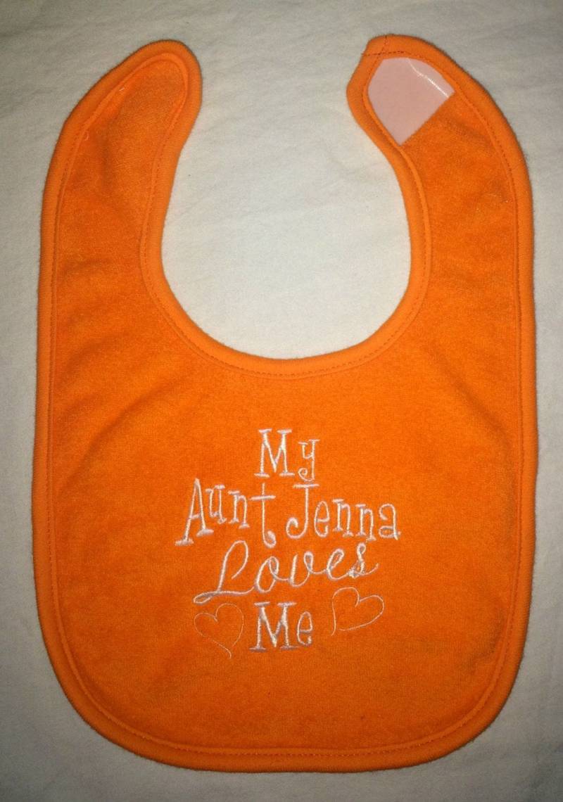 Meine Tante | Name Liebt Mich Benutzerdefinierte Bestickte Lätzchen von Etsy - BoutiqfullyYours