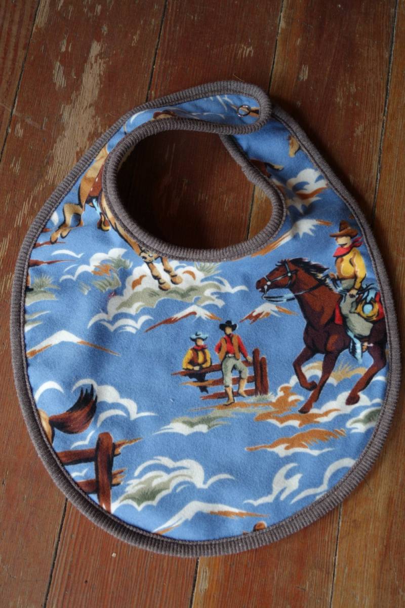 Handgemachte Western Baby Lätzchen, Baumwolle Flanell, Cowboy Print Handgemachte Western Baby Lätzchen, Baumwolle Flanell, Cowboy Print von Etsy - BowWowClub