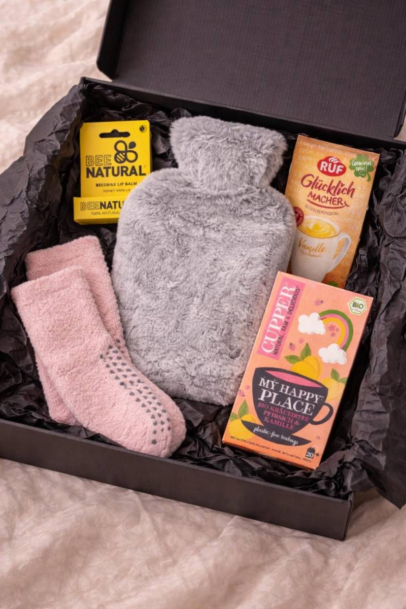 Feel Better Box | Gute Besserung Geschenkbox Wohlfühlbox Mit Wärmflasche, Tee & Socken Feel Better Box | Gute Besserung Geschenkbox Wohlfühlbox Mit Wärmflasche, Tee & Socken von Etsy - BoxenliebeVonSandra