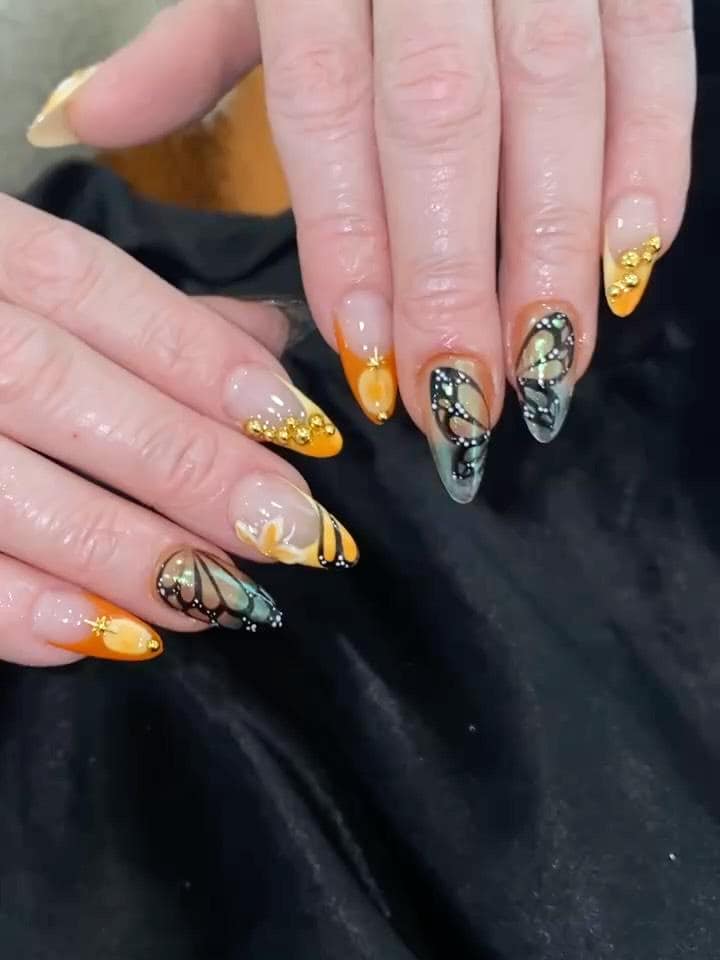 Handmade Butterfly Wings Press On Nails | Orange & Black Monarch Nail Art With Rhinestones Summer Festival Almond Handmade Butterfly Wings Press On Nails | Orange & Black Monarch Nail Art With Rhinestones Summer Festival Almond von Etsy - BrandlDesigns