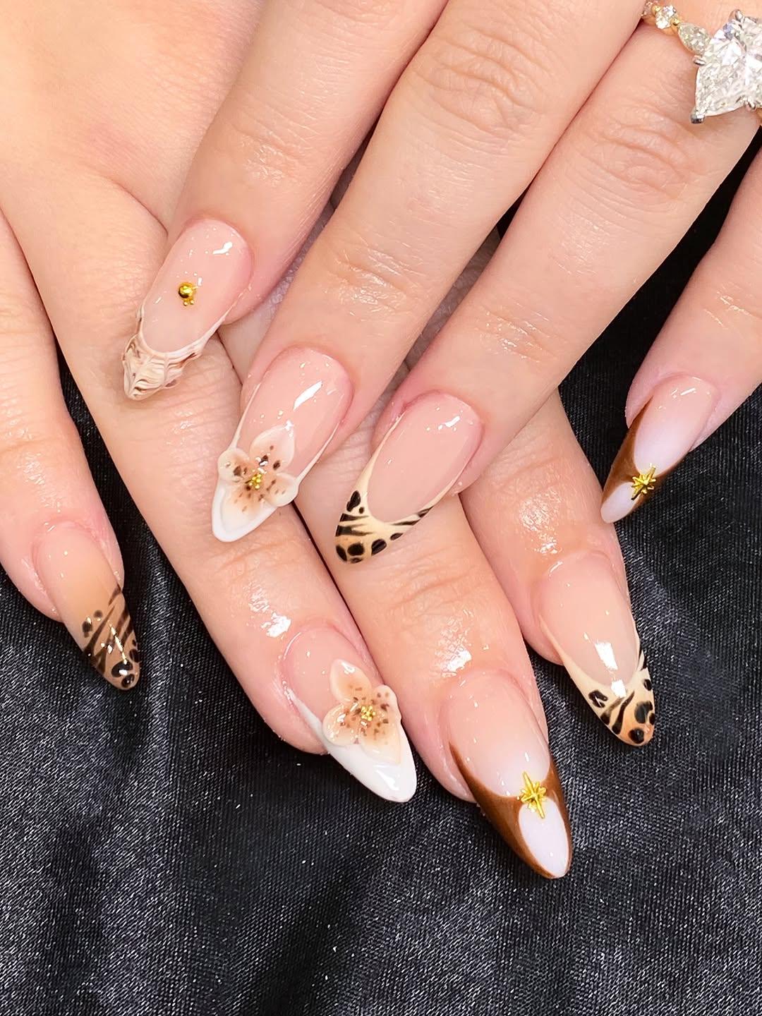 Handmade Leopard Print Press On Nails | 3D Floral & Brown French Tip Wild Glam Animal Nail Art Reusable Almond False Handmade Leopard Print Press On Nails | 3D Floral & Brown French Tip Wild Glam Animal Nail Art Reusable Almond False von Etsy - BrandlDesigns