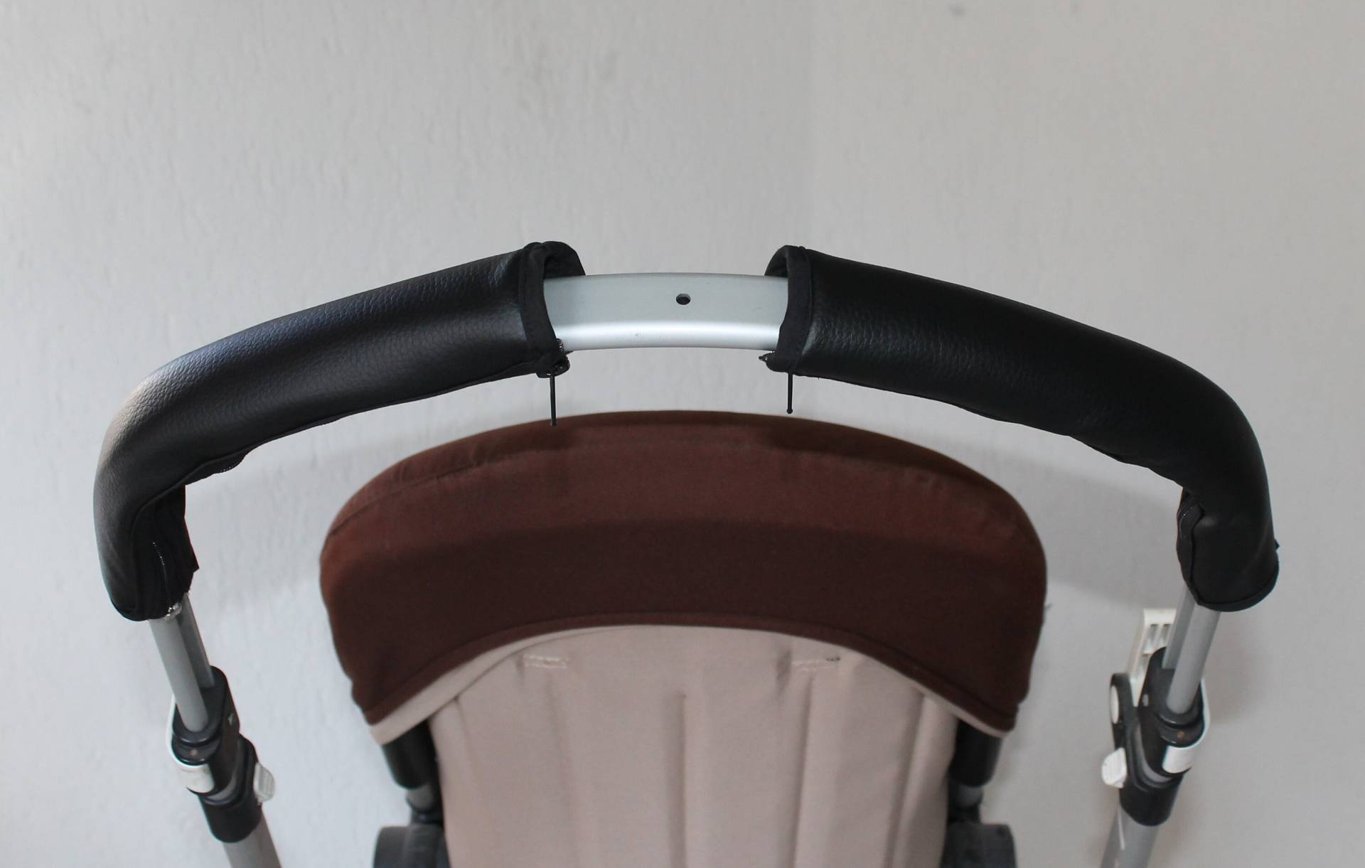2 X Bügelbezüge Für Den Schiebegriff, Leder-Imitat von Etsy - BuggyTextile