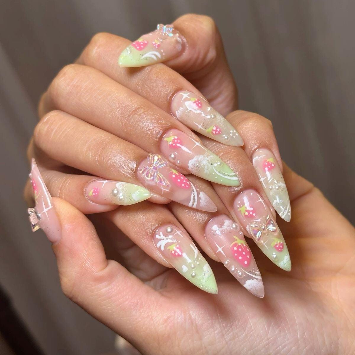 Handmade Strawberry Matcha Nails | Kawaii Red & Green Press On Cute Summer Fruit-Inspired Nail Art Custom Reusable Set Handmade Strawberry Matcha Nails | Kawaii Red & Green Press On Cute Summer Fruit-Inspired Nail Art Custom Reusable Set von Etsy - BulczZun