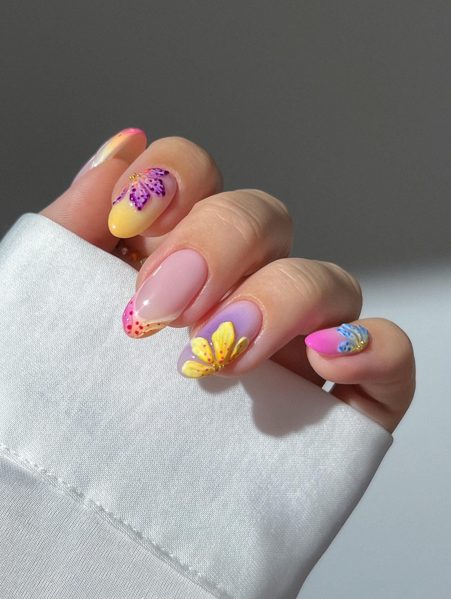 Tropical Bloom Press On Nails | Handmade Floral Summer Nail Set Colorful Reusable False For Beach & Vacation Blooming Art Tropical Bloom Press On Nails | Handmade Floral Summer Nail Set Colorful Reusable False For Beach & Vacation Blooming Art von Etsy - BulczZun