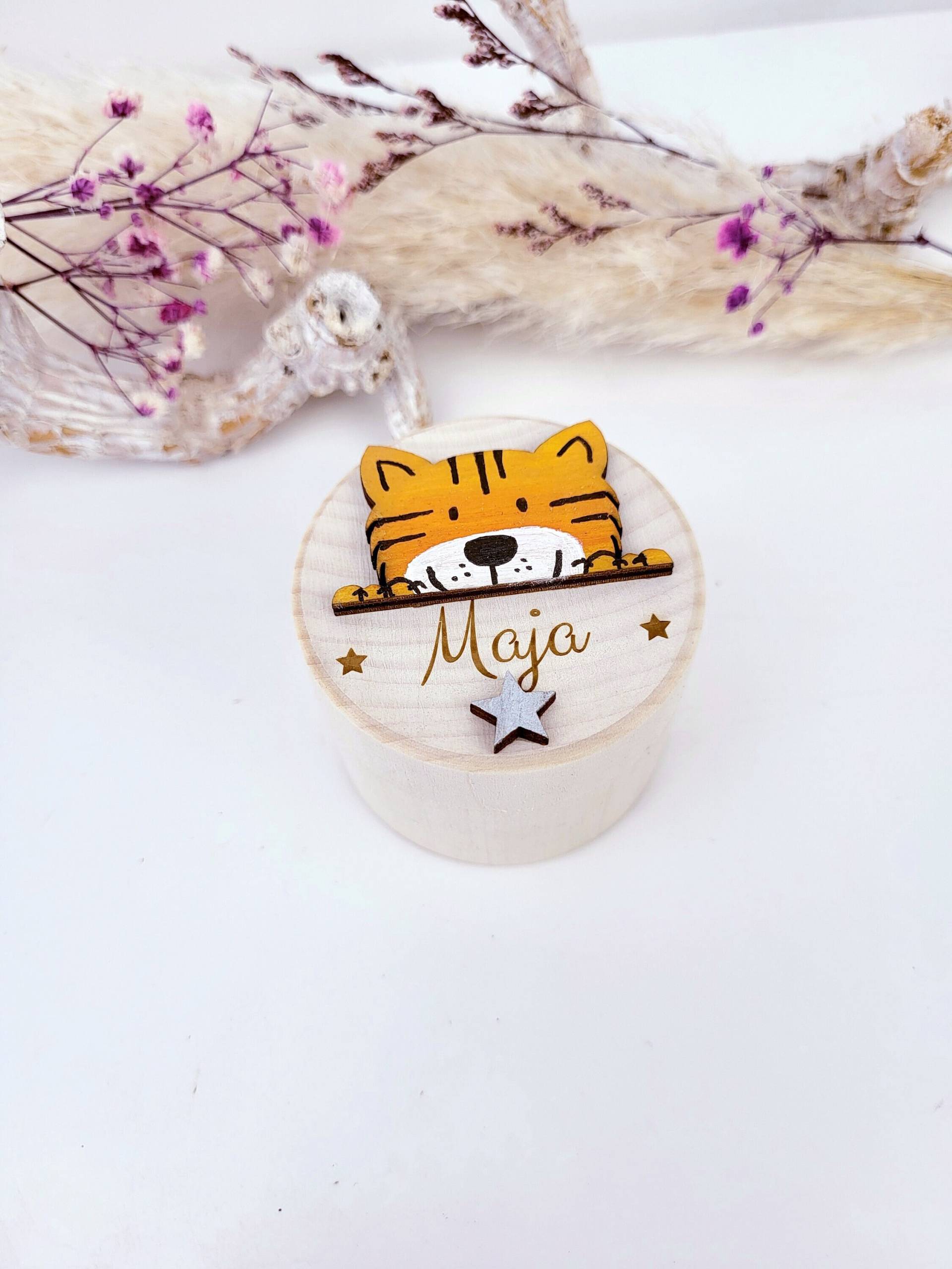 Personalisierte Zahndose, Zahndose Tiger, Holz, Geschenke Kinder, Zahnfee Geschenk, Milchzahndose, Mit Name Personalisierte Zahndose, Zahndose Tiger, Holz, Geschenke Kinder, Zahnfee Geschenk, Milchzahndose, Mit Name von Etsy - BuntesBienchen