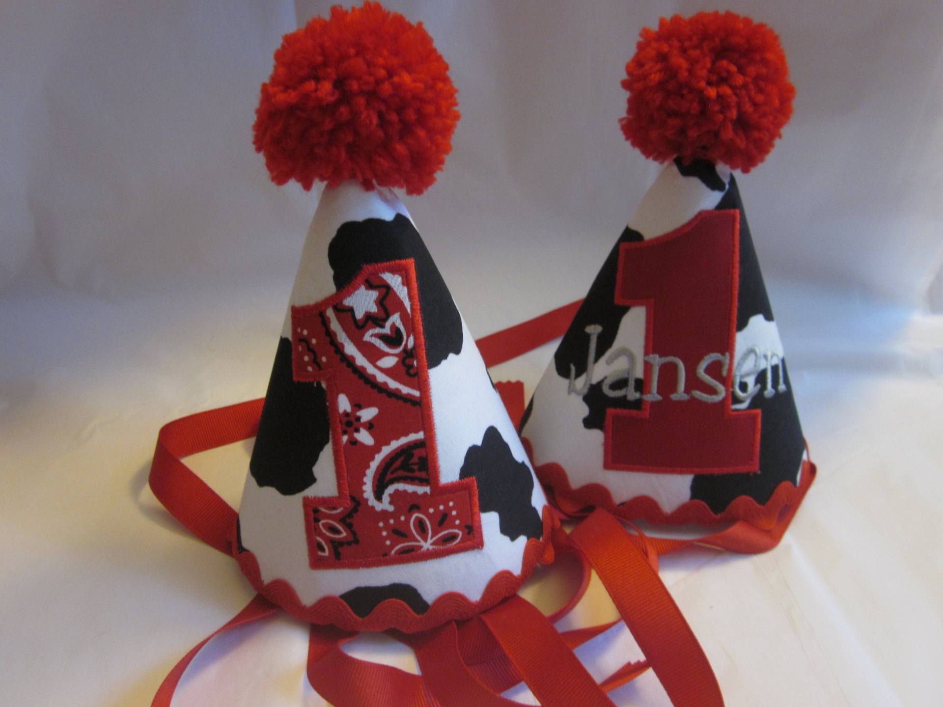 Erste Birthday Hat Kuhdruck Mit Roten Akzenten von Etsy - BurpieBundles