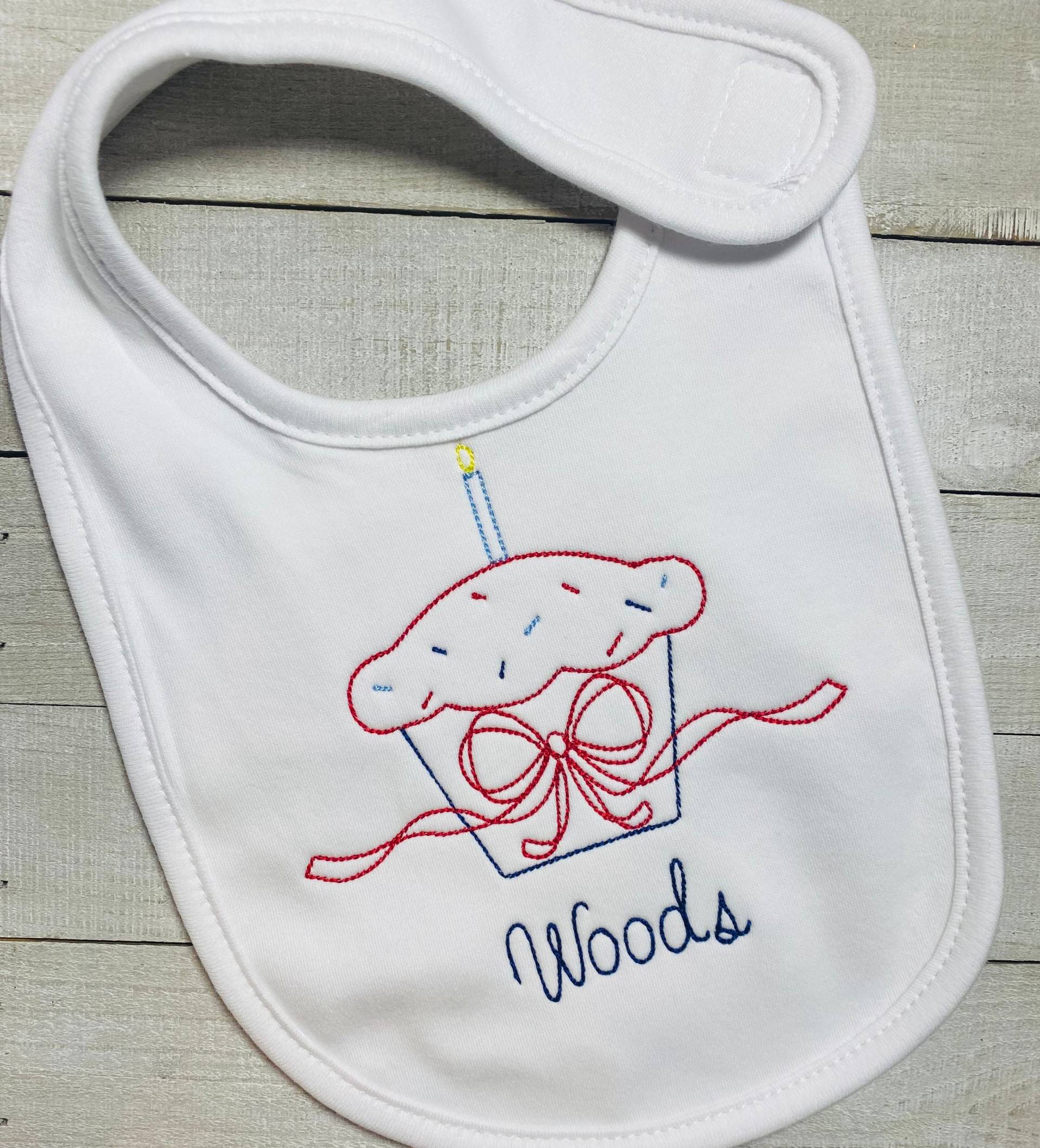 Babylätzchen/Cupcake Personalisiert Name, Geschenk, Baumwolle von Etsy - BushelanAPeckEmb