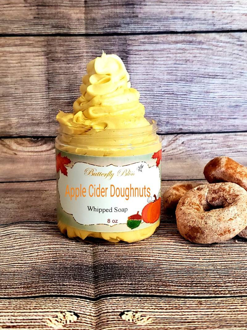Apfelwein Donut Schlagseife | Duft Bakery Duftseife Geschenk Idee Geschenkidee von Etsy - ButterflyBlissShop