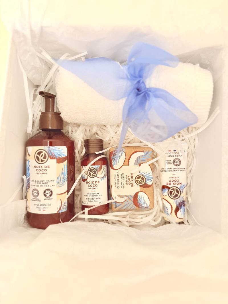 Wellness Geschenkbox - Set Mit Kokos-Duft, Handtuch & Schokolade Geschenk Für Frauen von Etsy - ByConAmore
