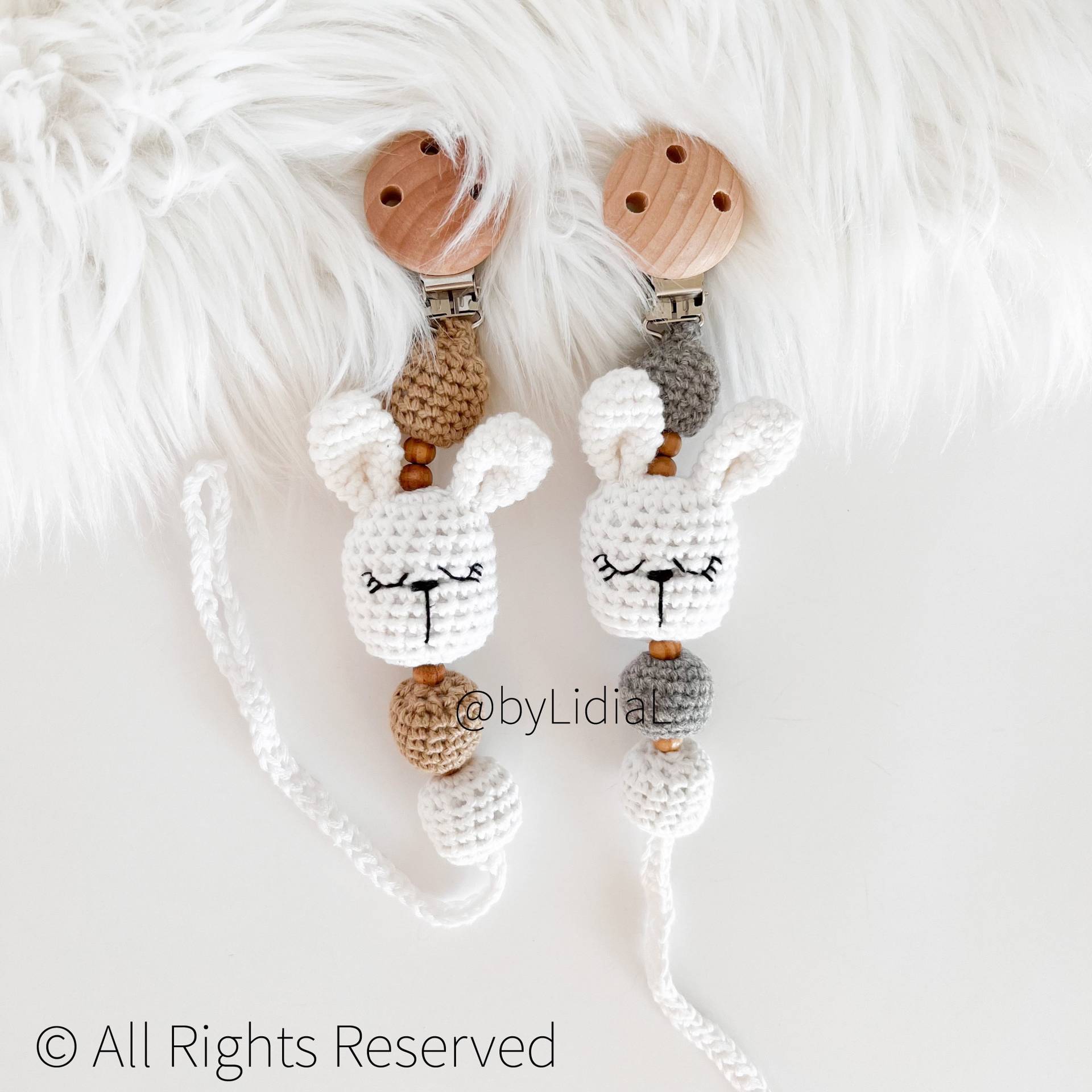 Gehäkelte Schnullerkette Häschenhalter Ostern Babyparty Geschenkidee Gehäkelte Schnullerkette Häschenhalter Ostern Babyparty Geschenkidee von Etsy - ByLidiaL