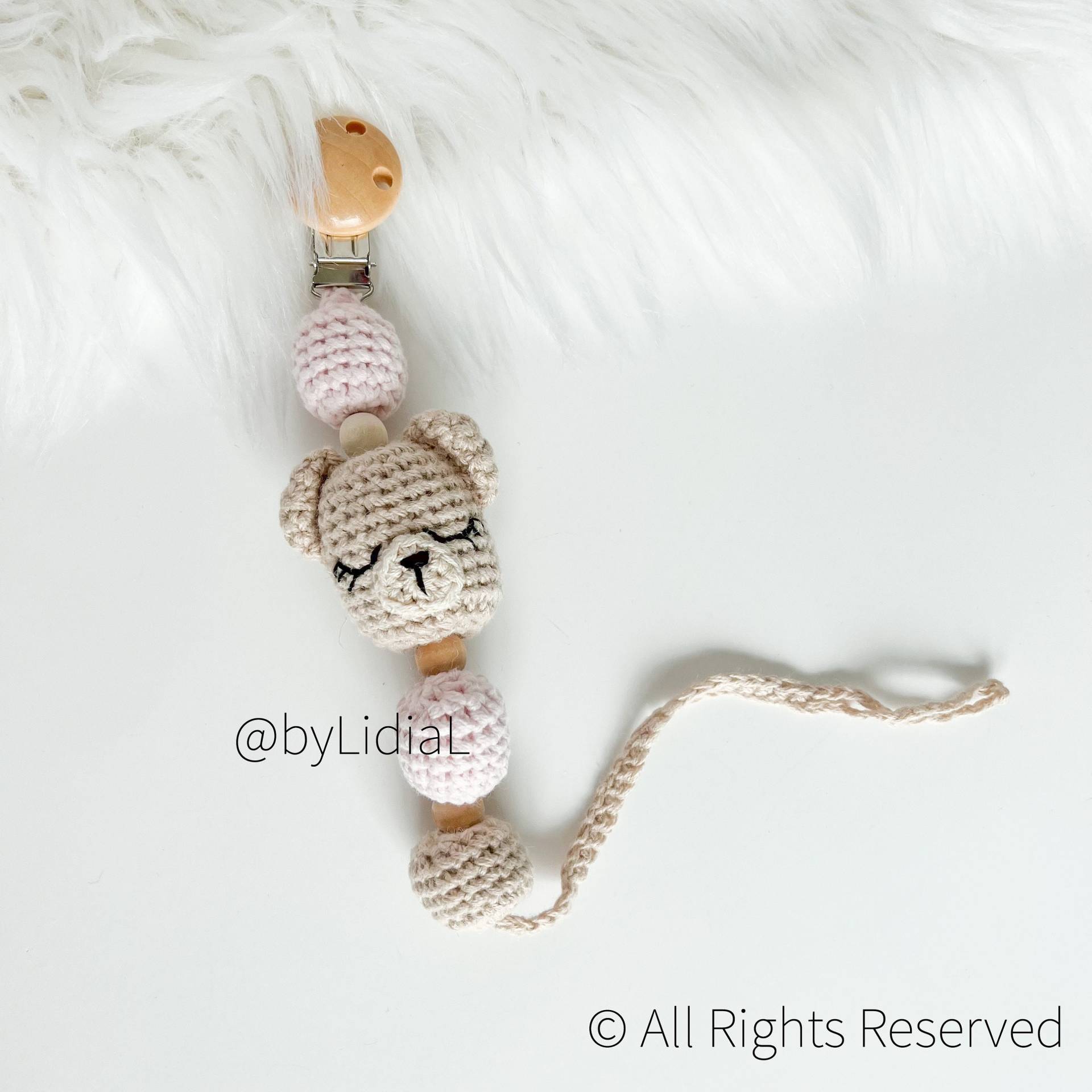 Gehäkelter Bär Autositz Spielzeug Und Passender Schnullerclip Baby Geschenk Neugeborene von Etsy - ByLidiaL