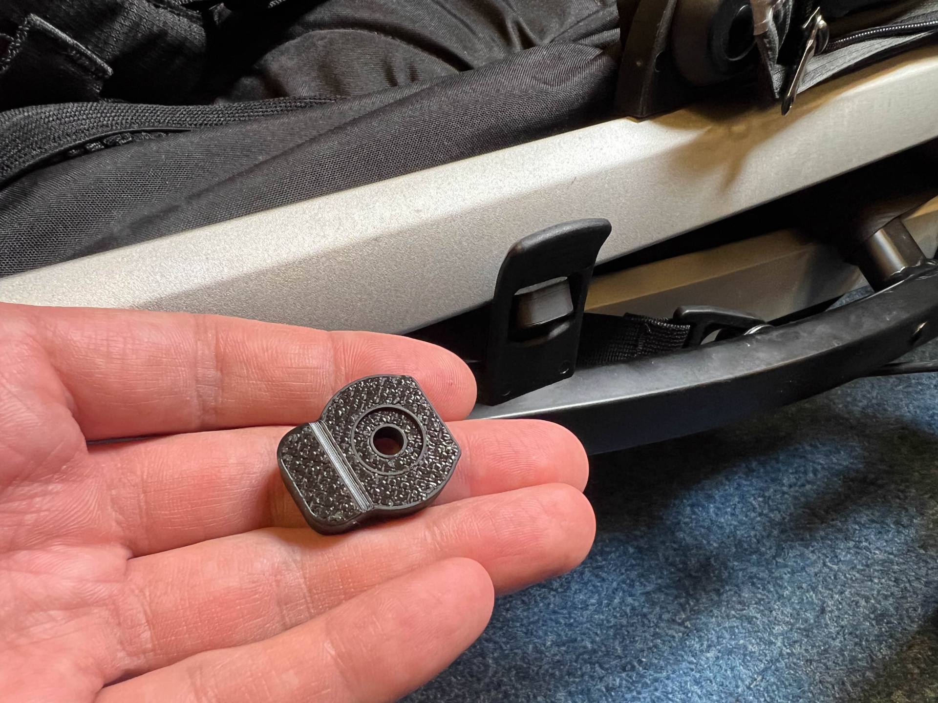 Fold Lock Anker Für Thule Urban Glide 2 - Zur Sicherung Des Kinderwagens Im Zusammengeklappten Zustand Fold Lock Anker Für Thule Urban Glide 2 - Zur Sicherung Des Kinderwagens Im Zusammengeklappten Zustand von Etsy - CZKingdom