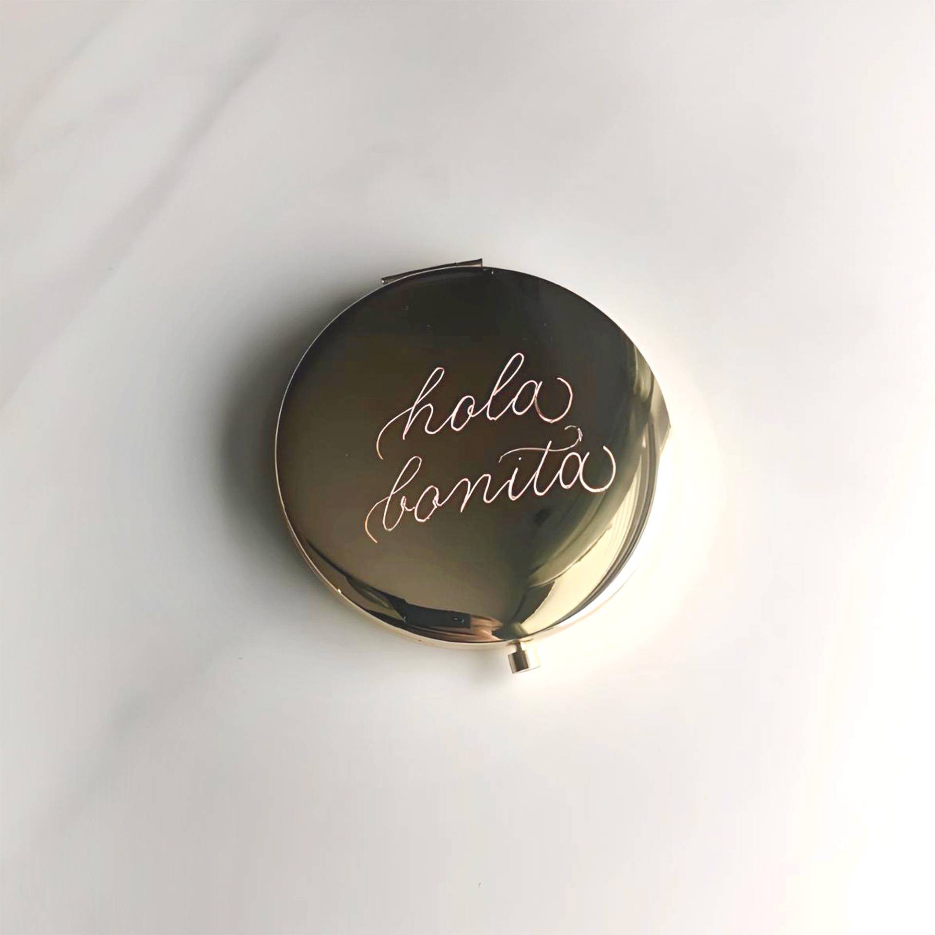 Hola Bonita Gravierter Taschenspiegel Gold Roségold Schwarz - Geschenk Für Mama, Schwester, Beste Freundin, Bachelorette, Personalisiert Hola Bonita Gravierter Taschenspiegel Gold Roségold Schwarz - Geschenk Für Mama, Schwester, Beste Freundin, Bachelorette, Personalisiert von Etsy - CalliRosa