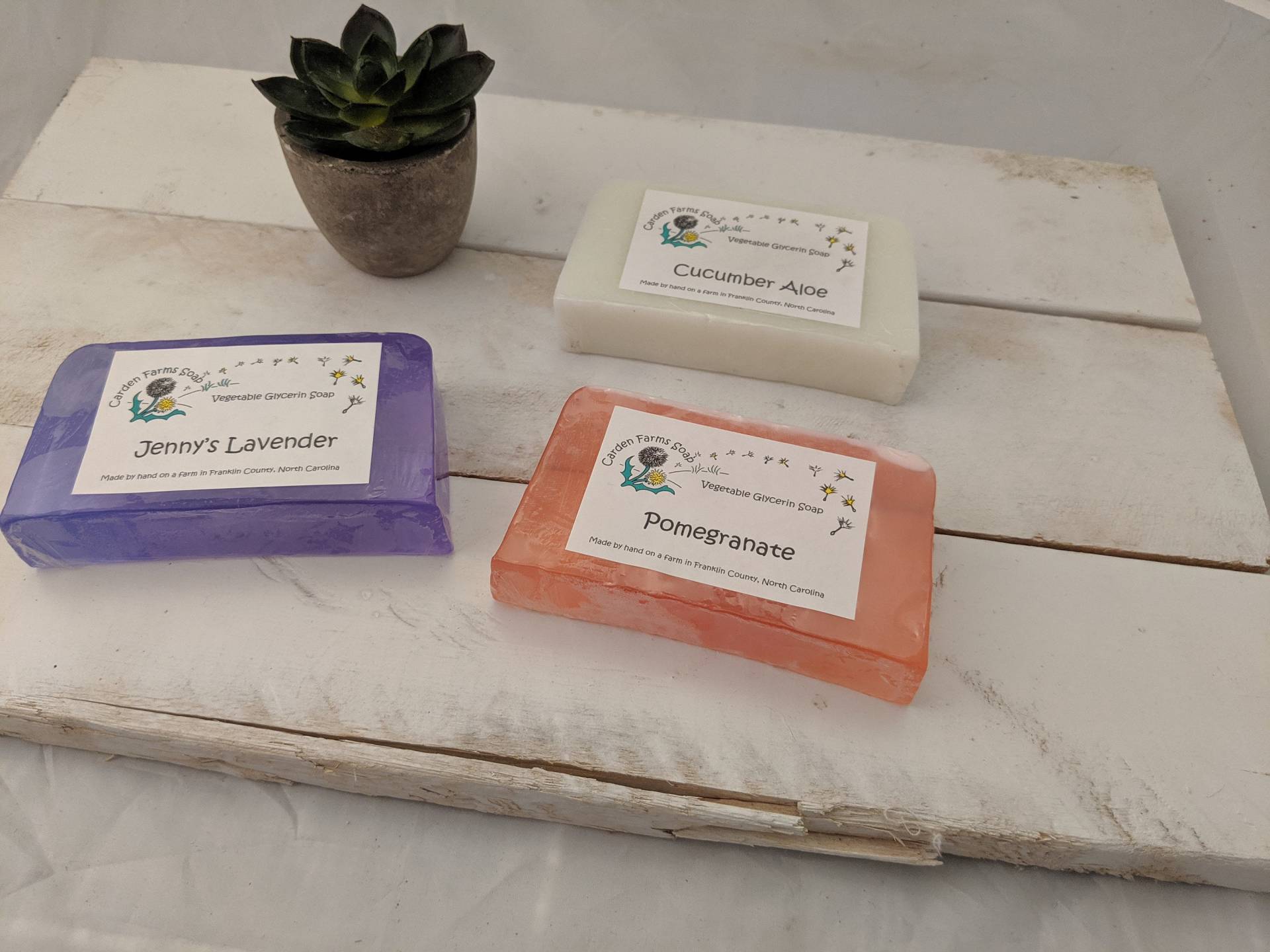 Paket Von Drei | 3 Seifenstücke | Du Wählest Handgemachte Seife Vegane Milde Auf Pflanzenölbasis Kostenloser Versand Paket Von Drei | 3 Seifenstücke | Du Wählest Handgemachte Seife Vegane Milde Auf Pflanzenölbasis Kostenloser Versand von Etsy - CardenFarms