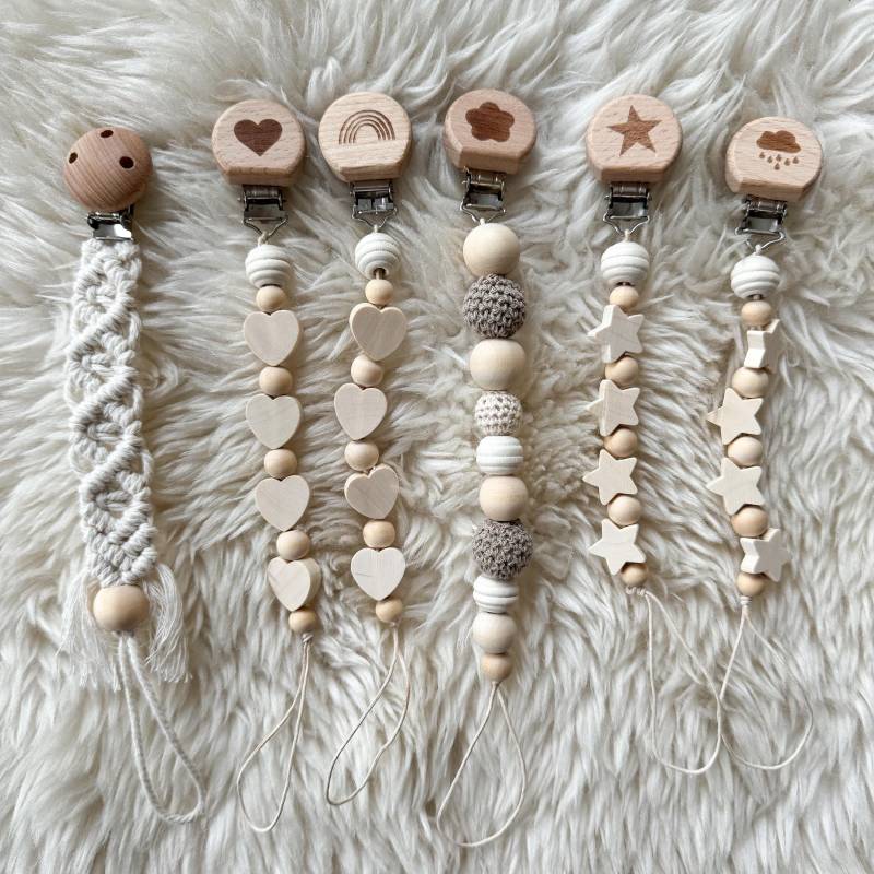 Schnullerkette Baby Geburt Holz Perlen Herz Stern Makramee Diy Selbstgemacht Geschenk von Etsy - CarloMiniMeow