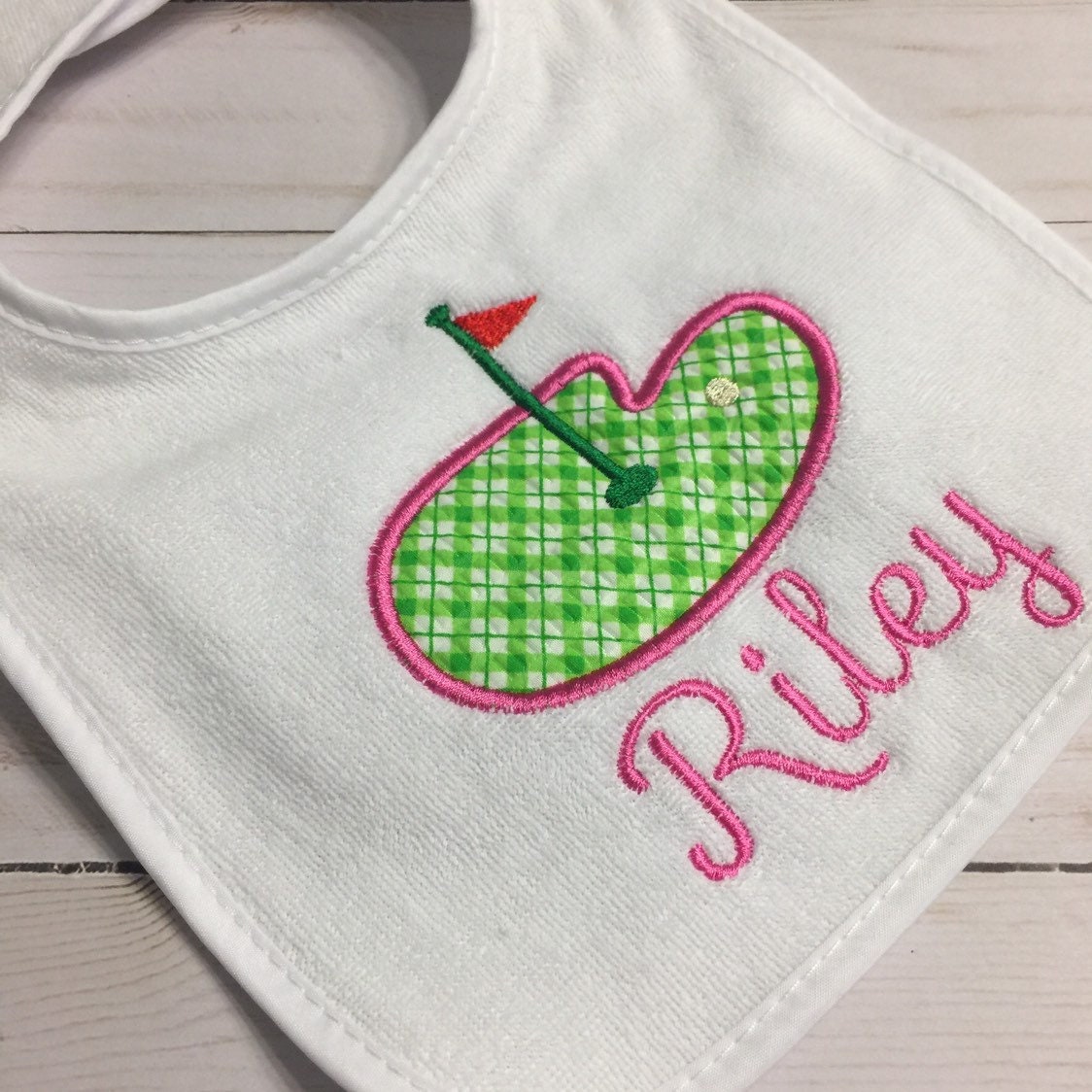 Golf Lätzchen, Mädchen Bib, Baby Personalisierte Bib Für Mädchen von Etsy - CarolinaMonogramCo