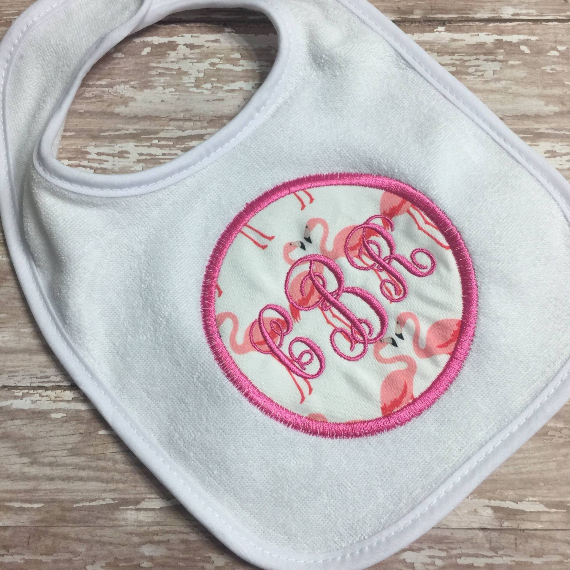 Personalisierte Flamingo Baby Lätzchen Handgemachte Baumwoll Terry von Etsy - CarolinaMonogramCo