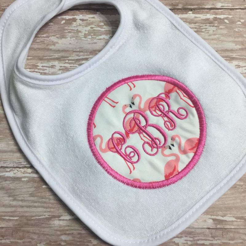 Personalisierte Flamingo Baby Lätzchen Handgemachte Baumwoll Terry von Etsy - CarolinaMonogramCo