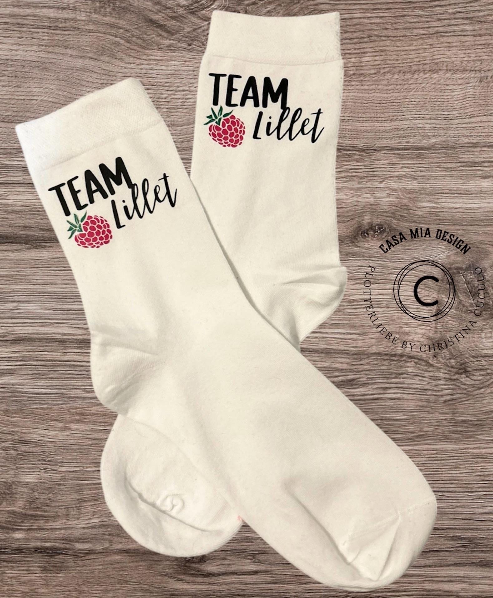 Socken „Team Lillet" in Weiß Socken „Team Lillet" in Weiß von Etsy - CasaMiaDesignbyCC