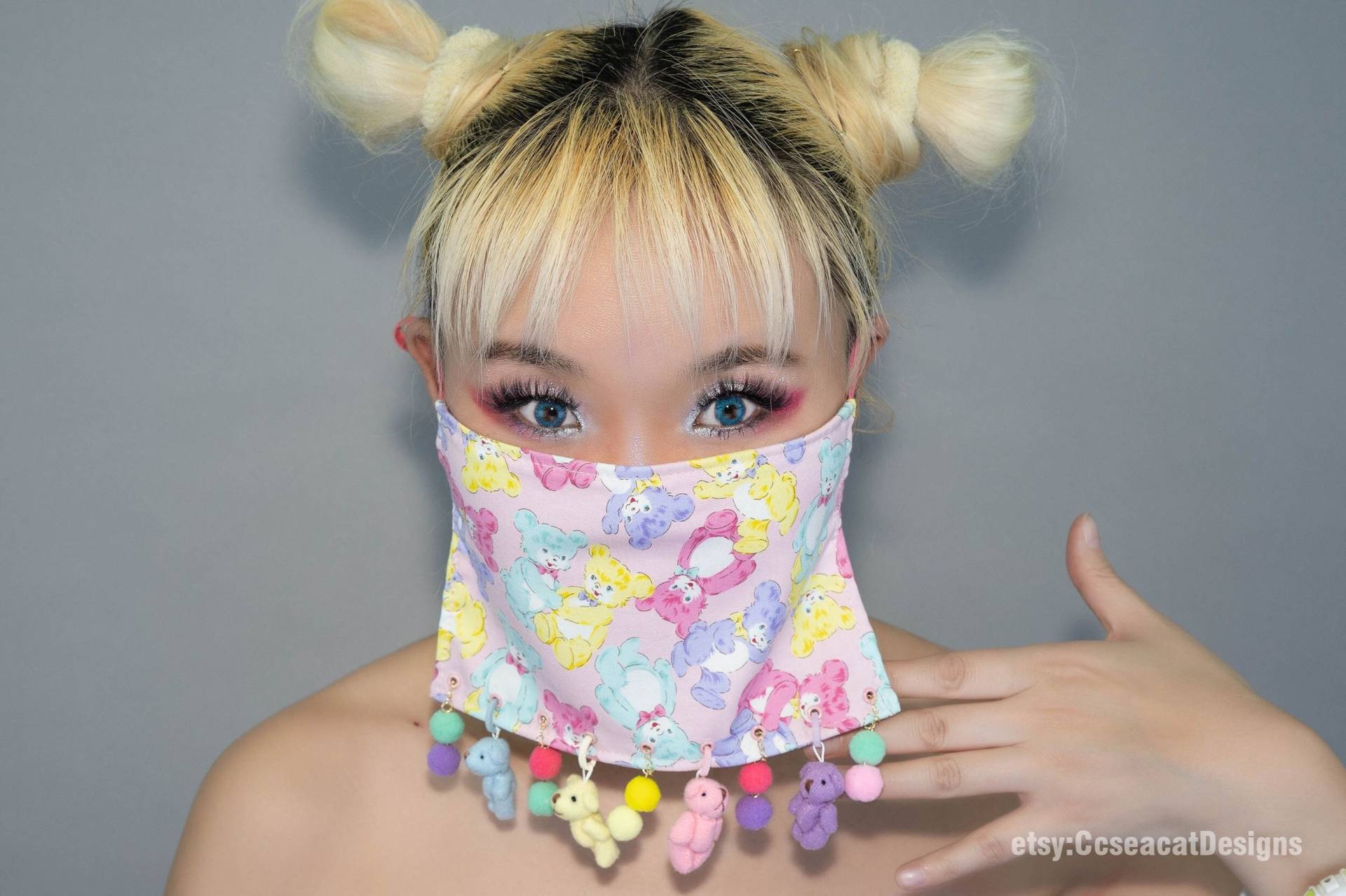 Kawaii Regenbogen Farbe Bär Gesichtsmaske Bedeckung Mit Baumelnden Plüschbären von Etsy - CcseacatDesigns