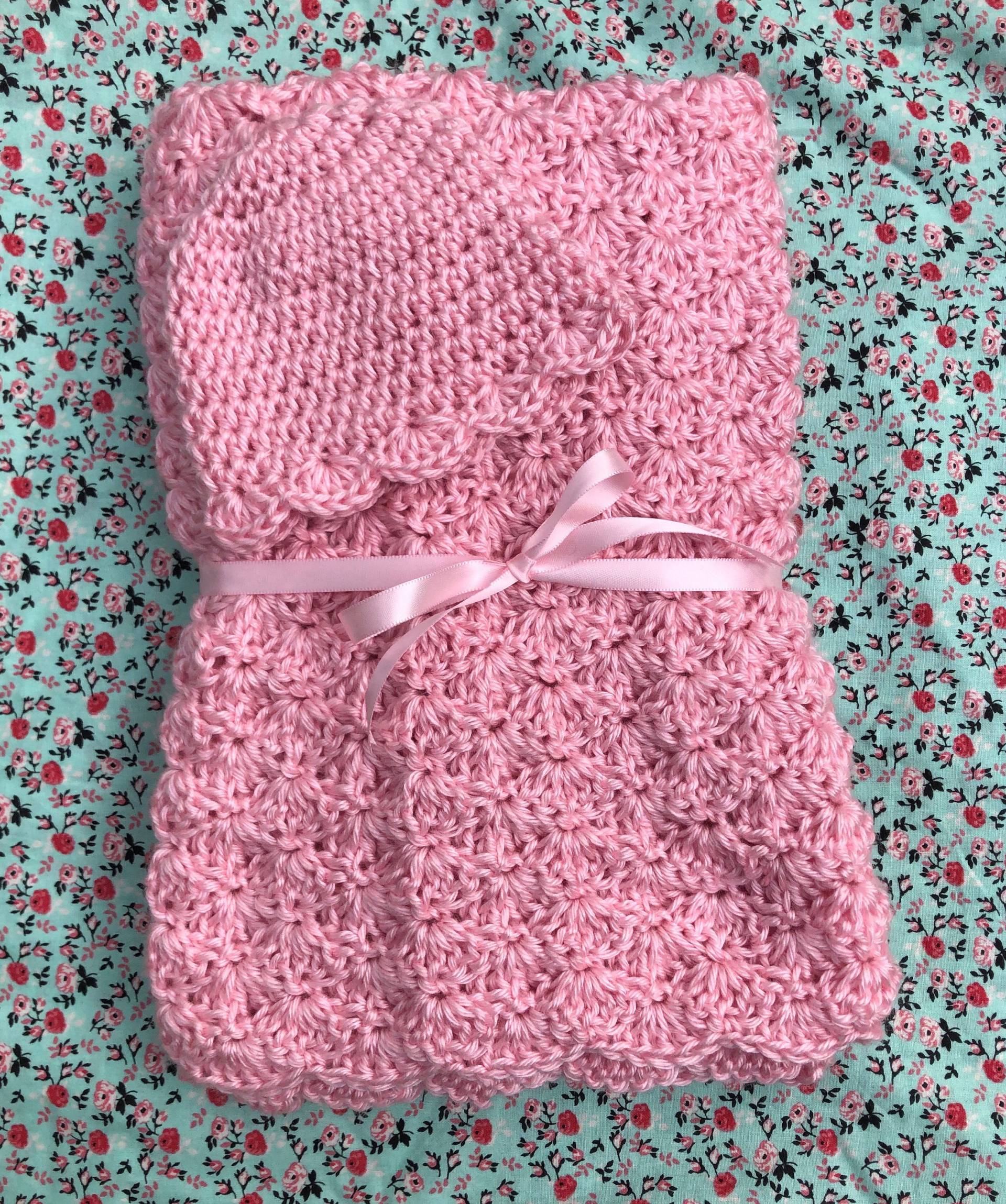 Gehäkelte Babydecke Mit Passender Mütze - Pink von Etsy - CharlotteCrochet