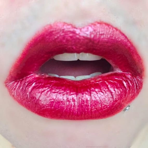 Rote Lippen Glanz, Weihrauch Lippe Trank, Roten Lippenstift, Lipgloss, Flüssige Hochglanz, Glänzend, Langlebig, Glänzendes Lipgloss von Etsy - CheriGlowCreations