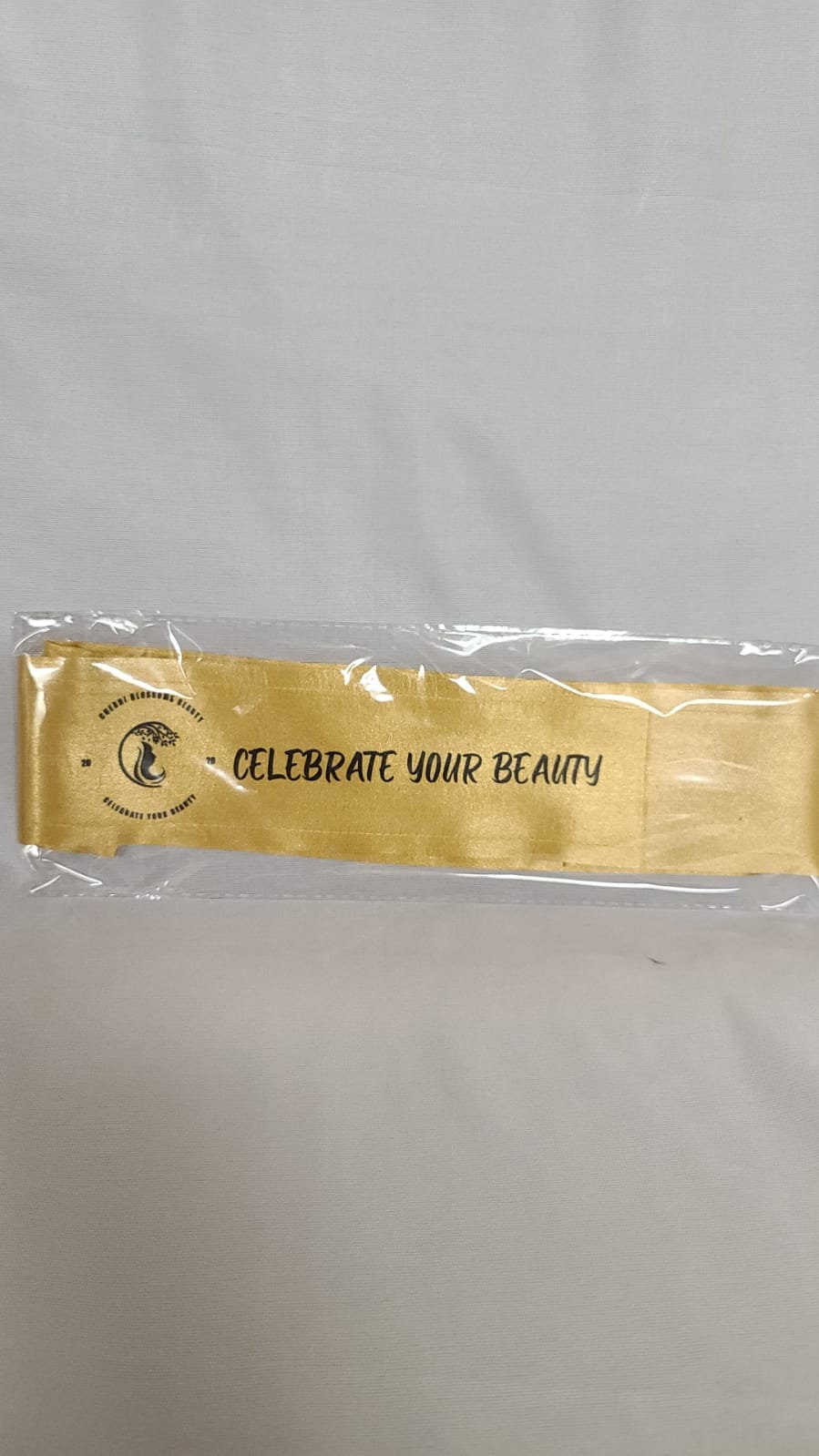Seidiger Satin-Rand-Schal Seidiger Satin-Rand-Schal von Etsy - CherriBlossomsbeauty