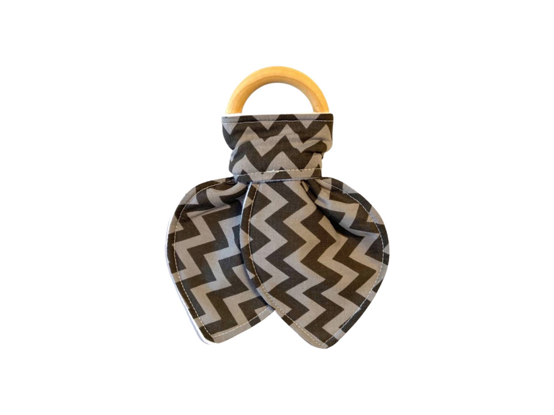 Grauer Chevron Beißring. Beißring Aus Ahorn Holz. Baby Zahnen Zubehör. Zahnungshilfe. Handgemachter Zahnen. Zick Zack von Etsy - Cherrybooboo