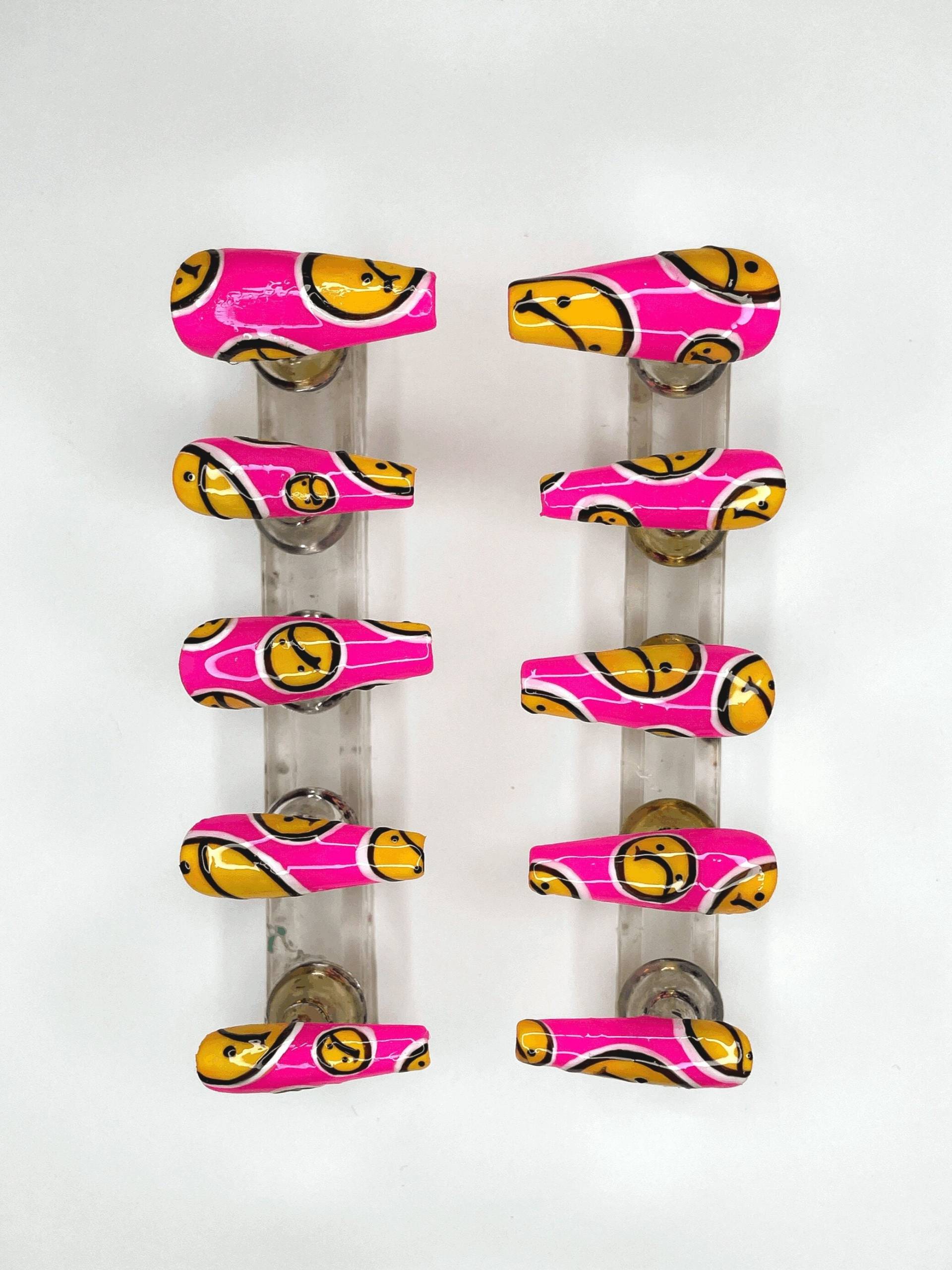 When Life Hits Press On Nails When Life Hits Press On Nails von Etsy - ChevonDIllustrations