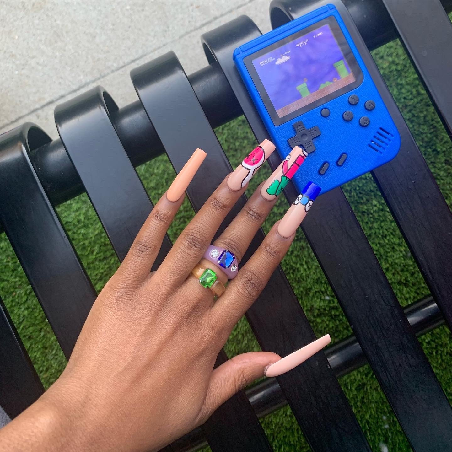 Kaws Press On Nails Kaws Press On Nails von Etsy - ChicObsessionsStudio