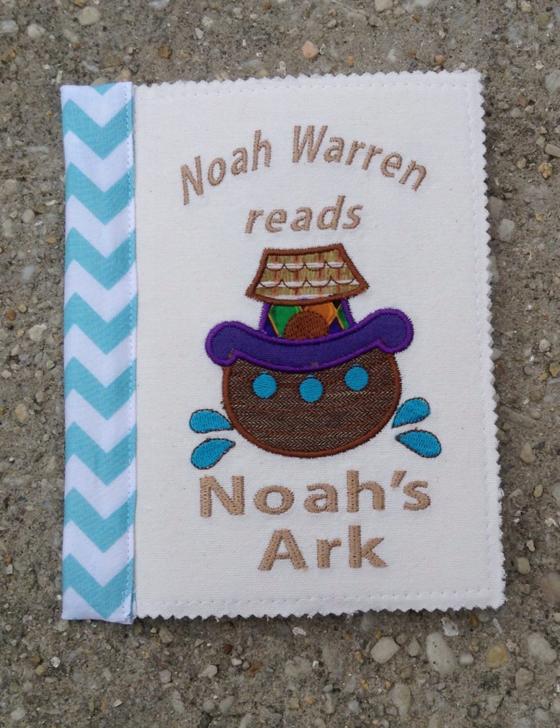 Personalisiertes Arche Noah Buch, Stoff Babybuch, Taufgeschenk, Baby Geschenk, Christliches, Personalisiertes Shower Zoo Tiere von Etsy - ChildAndHome
