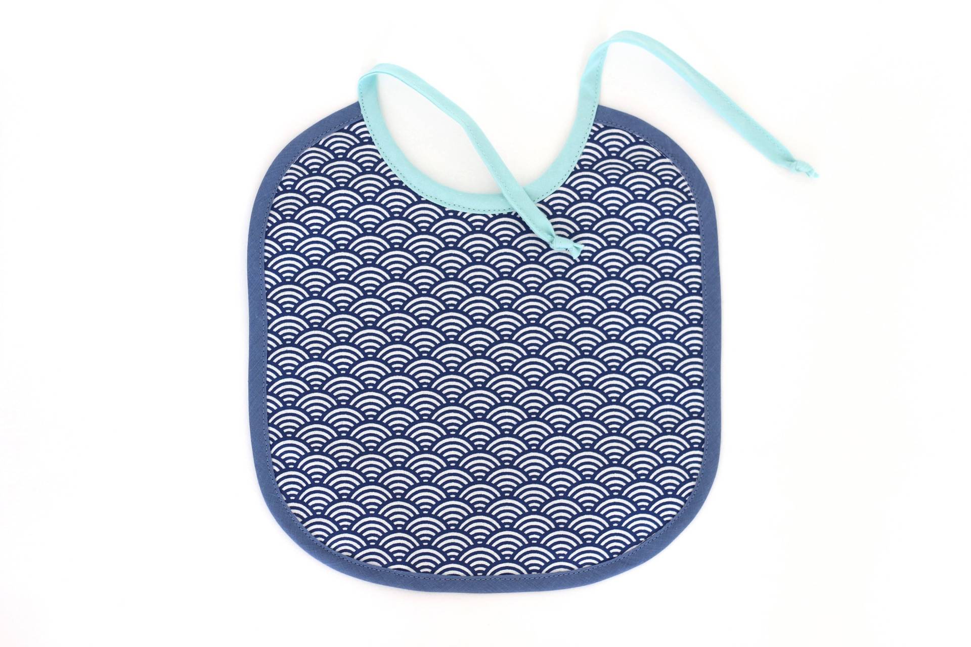 Babylätzchen Aus Beschichteter Baumwolle Navy Waves Babylätzchen Aus Beschichteter Baumwolle Navy Waves von Etsy - ChooRose